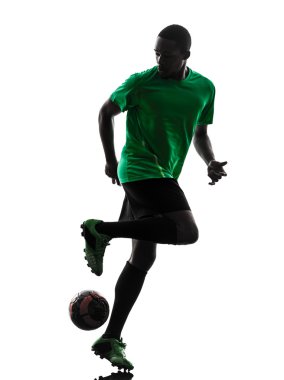 Afrikalı erkek futbol oyuncusu siluet