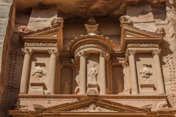 Al Khazneh o El Tesoro en la ciudad nabatea de petra jordan —  Fotos de Stock