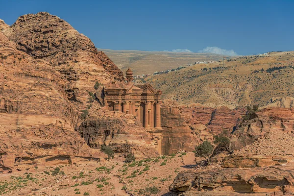 El Monasterio (Al Deir) en la ciudad nabatea de petra jordan — Foto de Stock