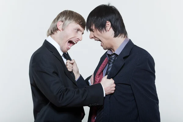 Dos amigos hombres disputan conflicto — Foto de Stock