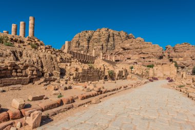 Roma nabatean şehir Petra'dan caddede jordan
