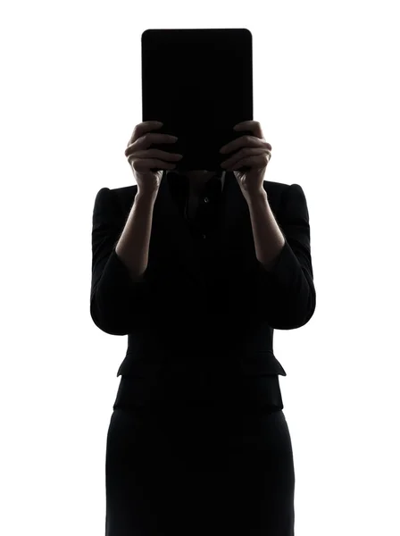 Γυναίκα των επιχειρήσεων απόκρυψη υπολογιστή υπολογιστών ψηφιακή δισκίο silhoue — Φωτογραφία Αρχείου