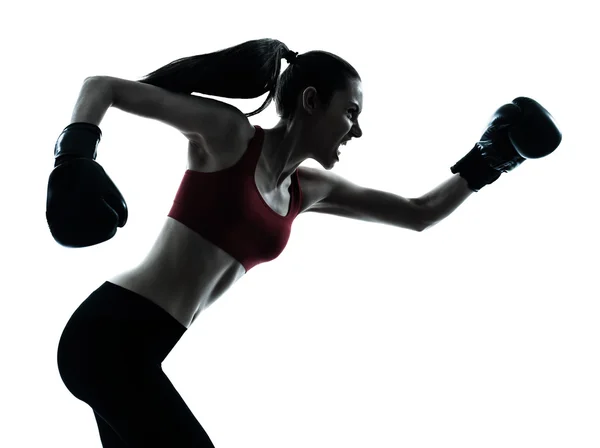 Hermosa mujer ejercitando boxeo —  Fotos de Stock