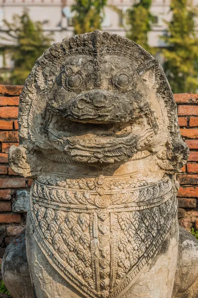 Lion statue Wat Thammikarat temple — Stock Photo, Image