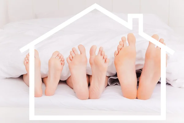 Huis voeten bed — Stockfoto
