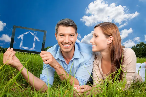 Real estate couple — Stock Photo, Image