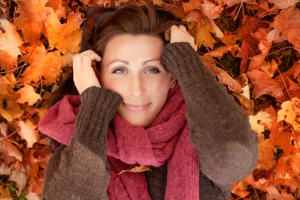 Beleza outono feminino — Fotografia de Stock