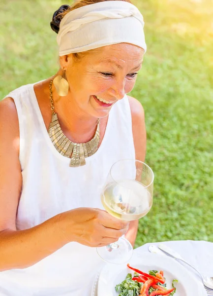 Garden eating — Stock Photo, Image