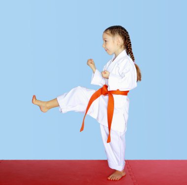 direkt vuruş ayak küçük atlet yendi