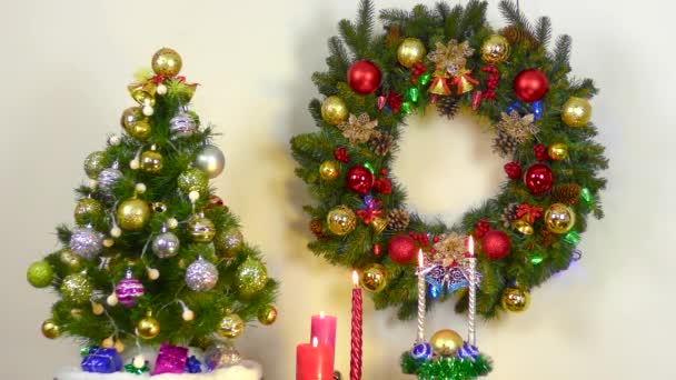 Christmas Motion Burning Multi Colored Candles Christmas Tree Christmas Wreath — Stockvideo