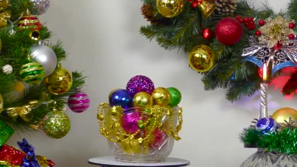 Close Vase Balls Burning Candles Christmas Tree — Stockvideo