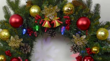 Noel 'i yakın plan Noel çelengi ve Noel öznitelikleri