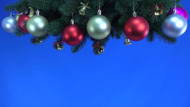 Sobre Fondo Azul Ramas Árbol Navidad Decoradas Con Adornos Navideños — Vídeos de Stock