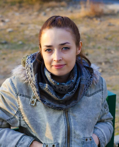 Closeup portret van mooie vrouw met rood haar — Stockfoto