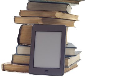 yığın kitap ve elektronik kitap okuyucu.