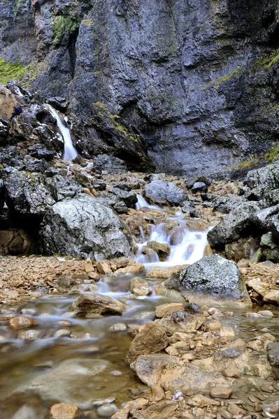 Cachoeiras de Goredale Scar — Fotografia de Stock
