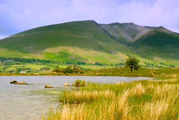 Blencathra y Tewit tarn — Foto de Stock