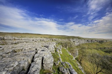 kireçtaşı kaldırımı