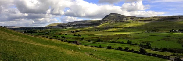 Ingleborough spadła — Zdjęcie stockowe