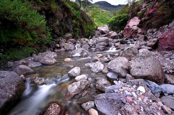 River and Boulders — Stock Photo, Image