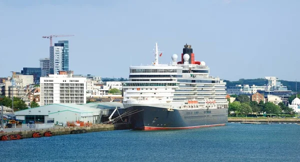 Southampton England 3Rd August 2021 Cunard Queen Elizabeth Alongside Port — Stock Photo, Image