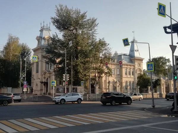 喀山的街道 夏日的景色 城市的建筑物和建筑 2021年7月8日 俄罗斯喀山 — 图库照片