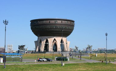 Kazan, Rusya - 13 Temmuz 2021: Kazan Düğün Sarayı (Aile Merkezi) gün batımında, Tataristan. Kazan 'ın simgesi..