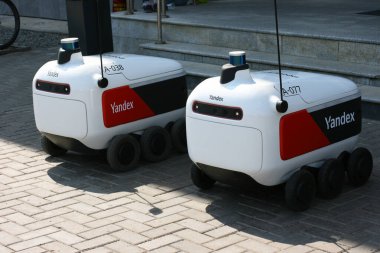  Innopolis, Rusya - 11 Haziran 2018: Kazan ilçesindeki It-Village 'da modern bina. Tataristan 'daki Innopolis şehri. Innopolis 'te otomatik dağıtım Yandex robotu 
