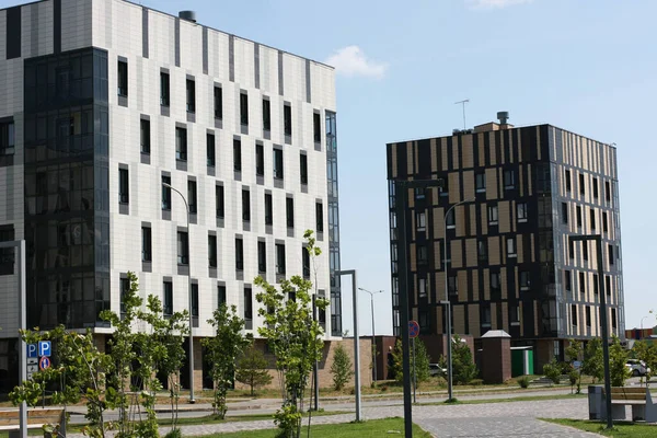 Innopolis, Rusya - 11 Haziran 2018: Kazan ilçesindeki It-Village 'da modern bina. Tataristan 'daki Innopolis şehri. Innopolis 'teki konut binaları.