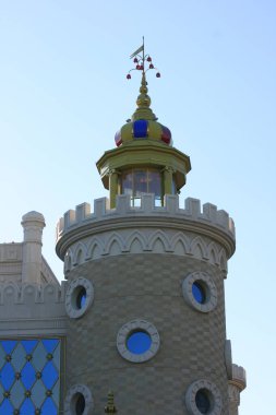 Kazan - 14 Temmuz 2021: Tatar Devlet Kukla Tiyatrosu, Kazan, Rusya. Güneşli yaz gününde tarihi bina