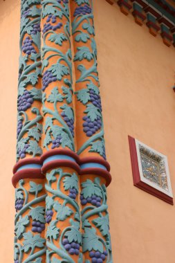 11 Temmuz 2021 - Aziz Peter ve Paul Katedrali, Kazan, Tataristan, Rusya. Kazan 'ın turistik cazibesi. Süslü boyalı Rus Ortodoks kilisesi, Kazan şehrinin tarihi simgesi.