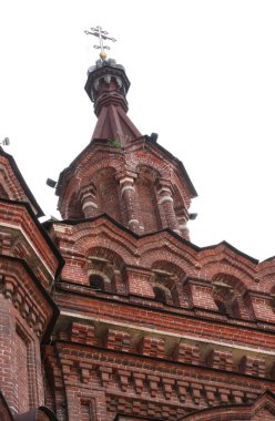KAZAN, RUSSIA - 17 Temmuz 2021: Rusya 'nın Tataristan Cumhuriyeti' nin başkenti Kazan 'ın göbeğindeki Epifani Kilisesi çan kulesi
