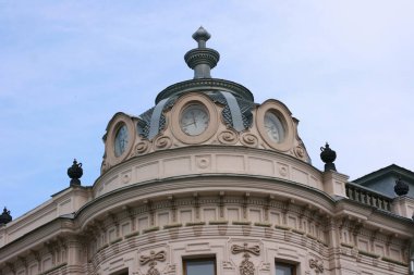 Kazan, Rusya - 12 Temmuz 2021 - Alexandrovsky geçidi Kazan Kremlin caddesinde. Tataristan. Rusya