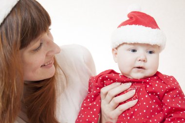 Anne ve çocuk Noel kutlaması