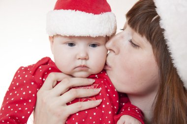 Anne ve çocuk Noel kutlaması