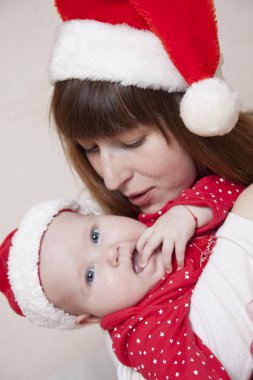 Anne ve çocuk Noel kutlaması