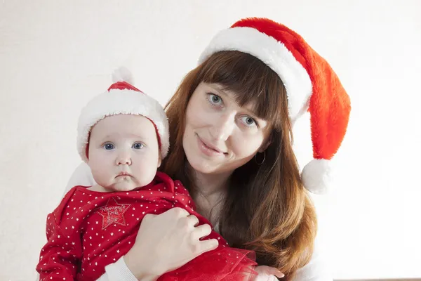 Mutter und Kind feiern Weihnachten — Stockfoto