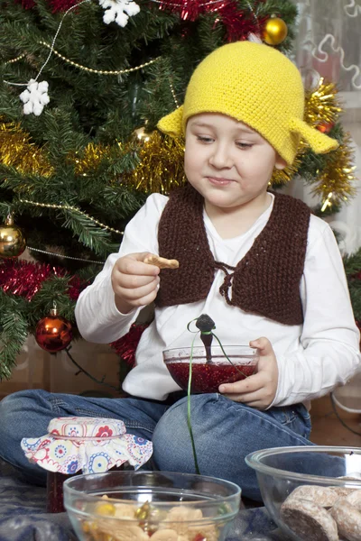 Funny boy with can of jam — Stock Photo, Image