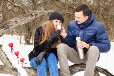 ormanda güzel yetişkin çift