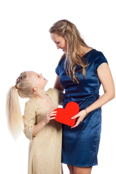 Mor och hennes dotter håller hjärta — Stockfoto