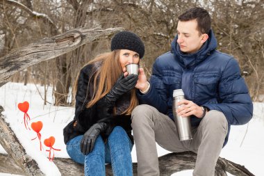 ormanda güzel yetişkin çift