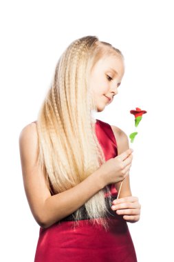 Gül desenli güzel sarışın kız