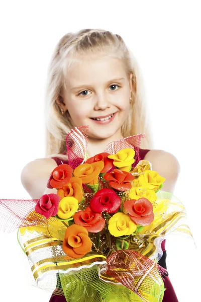 花束を持つ美しい女の子 — ストック写真