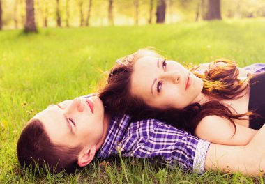 istirahat genç mutlu çift