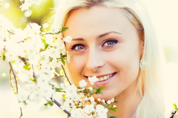 Schönes Mädchen — Stockfoto