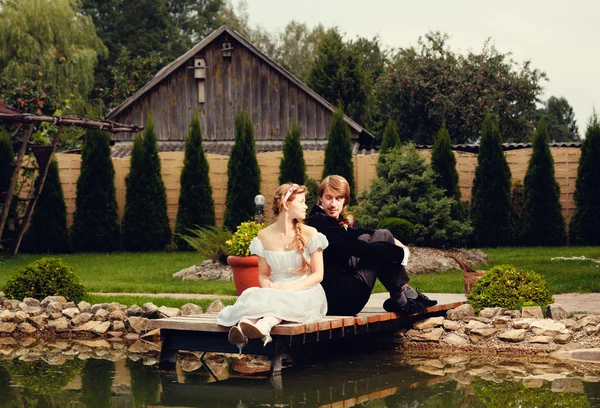 Braut und Bräutigam — Stockfoto