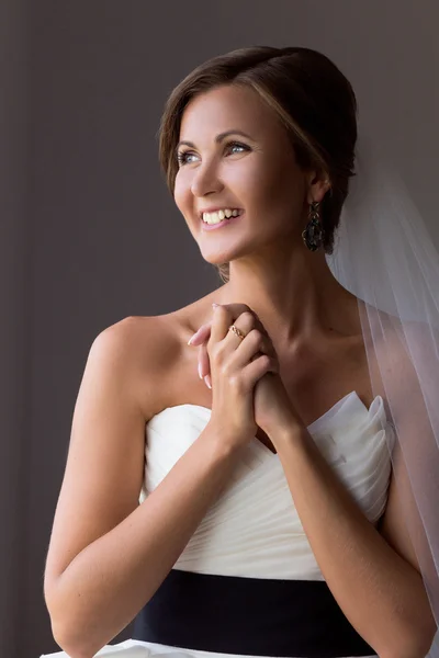 Portrait of a happy bride — Stock Photo, Image