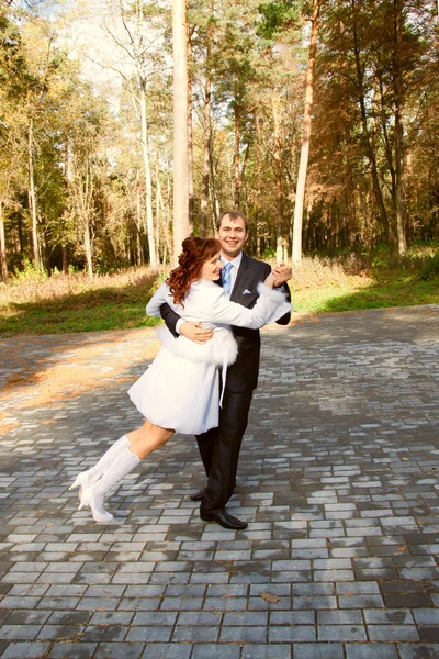 Happy bride and groom — Stock Photo, Image