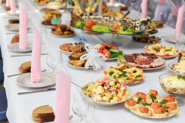 Подается для банкетного стола
