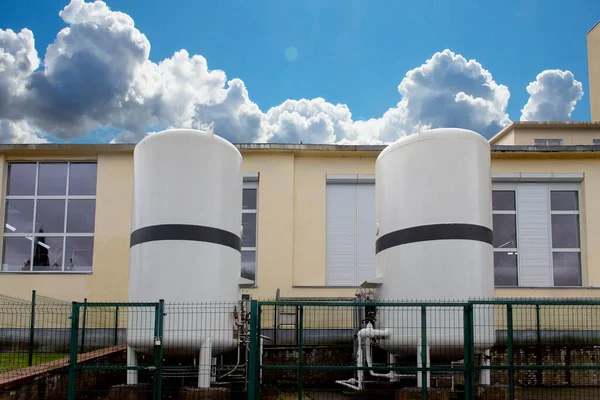 Nitrógeno Licuado Dos Tanques Almacenamiento Fuera Del Edificio Industrial Los — Foto de Stock